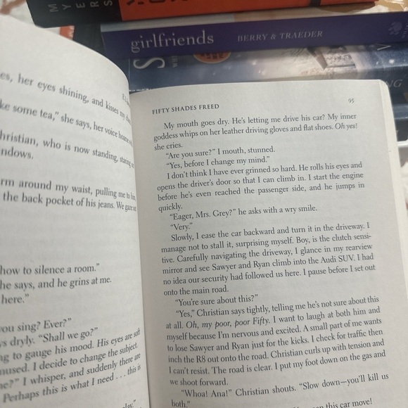 Fifty Shades Freed Book - Picture 4 of 4
